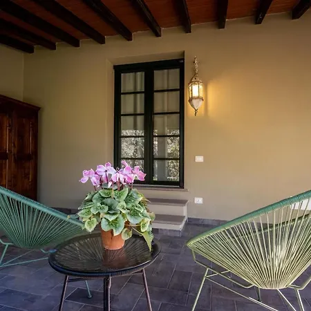 לינה וארוחת בוקר Relais San Baio 4*